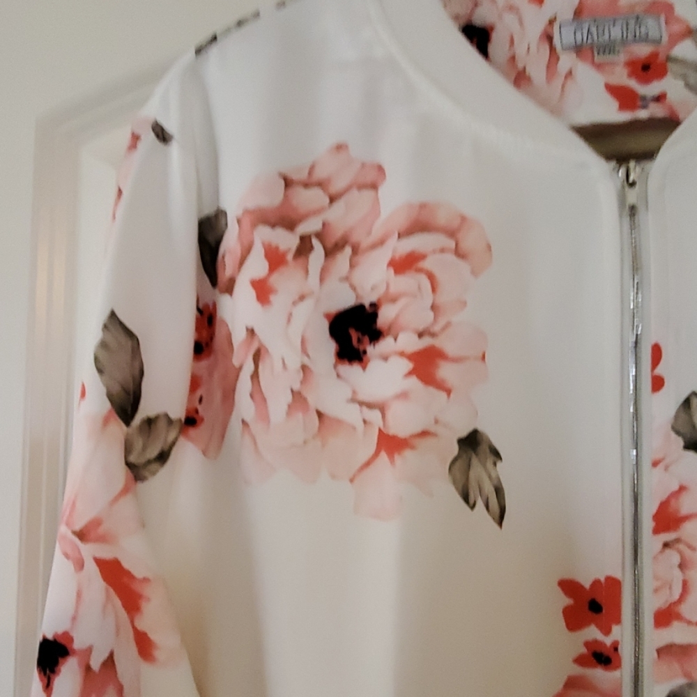 Lightweight Jacket - Picture 2 of 5